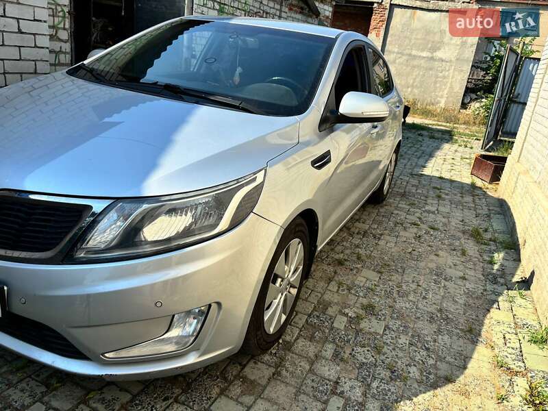 Хетчбек Kia Rio 2013 в Харкові
