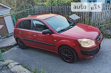 Хэтчбек Kia Rio 2008 в Звягеле