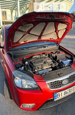 Седан Kia Rio 2010 в Полтаве