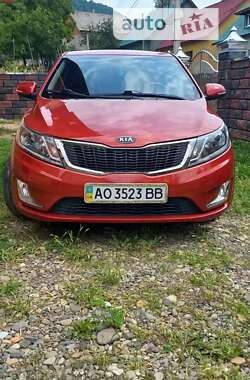 Седан Kia Rio 2012 в Тячеве