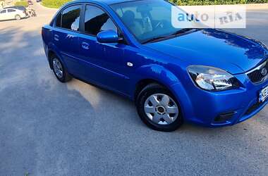 Седан Kia Rio 2011 в Дніпрі