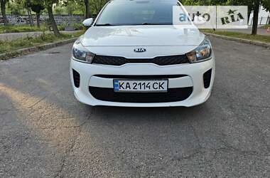 Седан Kia Rio 2017 в Киеве