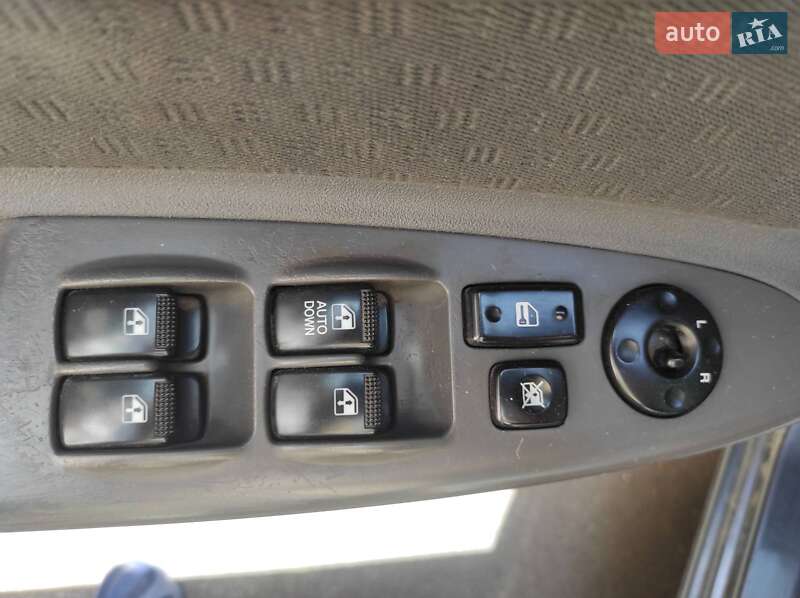 Седан Kia Rio 2006 в Ровно