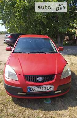 Седан Kia Rio 2005 в Голованевске