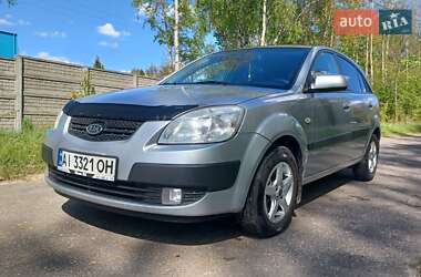 Хэтчбек Kia Rio 2006 в 