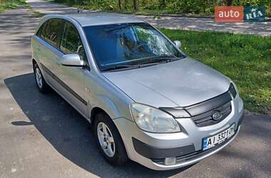 Хэтчбек Kia Rio 2006 в 