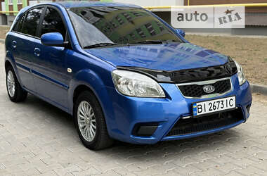 Хэтчбек Kia Rio 2010 в Полтаве