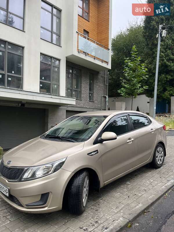 Седан Kia Rio 2012 в Львове
