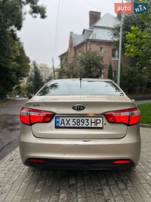 Седан Kia Rio 2012 в Львове