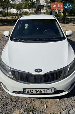 Седан Kia Rio 2012 в Новояворовске