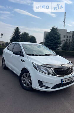 Седан Kia Rio 2013 в Дніпрі