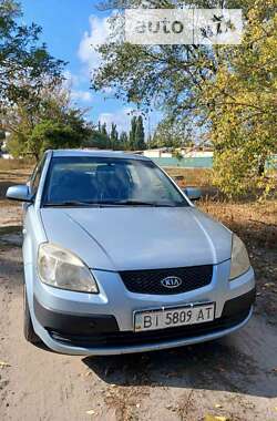 Седан Kia Rio 2008 в Кременчуці