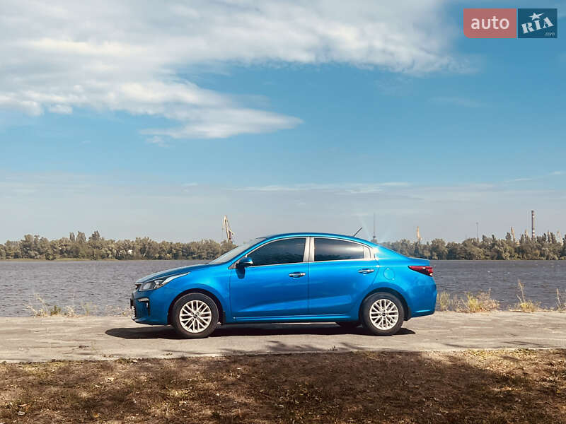 Седан Kia Rio 2018 в Днепре