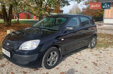 Хэтчбек Kia Rio 2008 в Ирпене