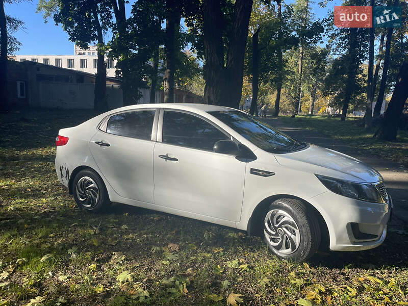 Седан Kia Rio 2012 в 