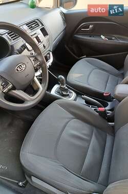 Хэтчбек Kia Rio 2011 в 