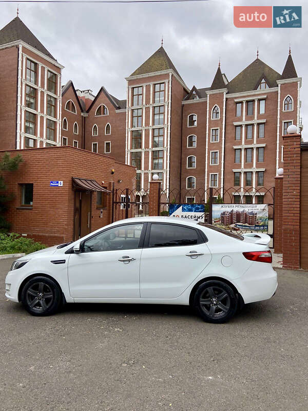 Седан Kia Rio 2013 в Черноморске
