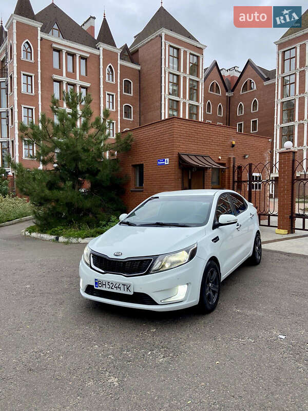 Седан Kia Rio 2013 в Черноморске