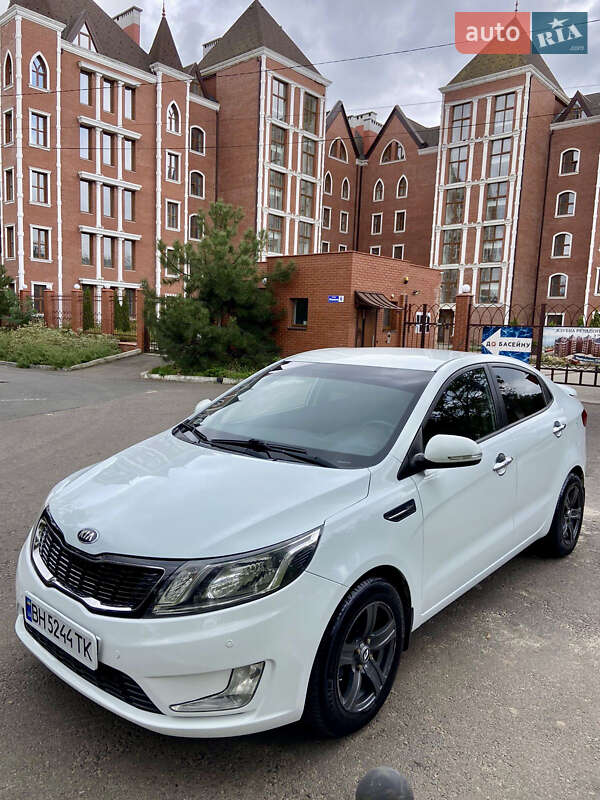 Седан Kia Rio 2013 в Черноморске
