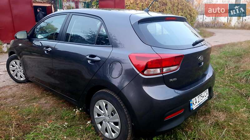 Хетчбек Kia Rio 2017 в Києві
