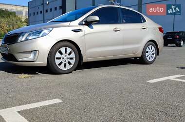 Седан Kia Rio 2013 в Киеве