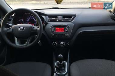 Седан Kia Rio 2011 в Николаеве