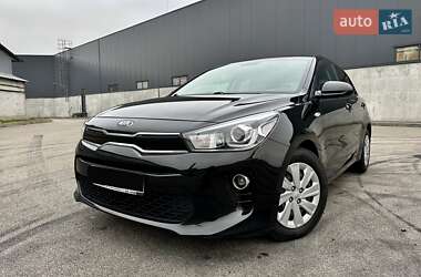 Хетчбек Kia Rio 2017 в Києві