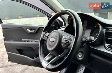 Хетчбек Kia Rio 2017 в Києві