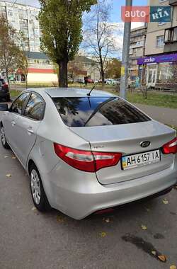 Седан Kia Rio 2012 в Покровске