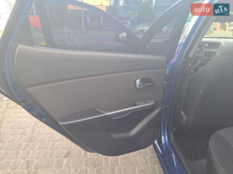 Седан Kia Rio 2013 в Харькове