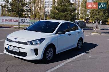 Седан Kia Rio 2017 в Николаеве