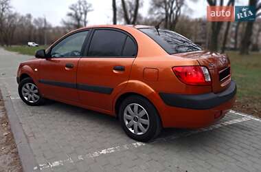 Седан Kia Rio 2007 в Запоріжжі