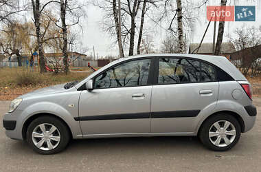 Хетчбек Kia Rio 2006 в Охтирці