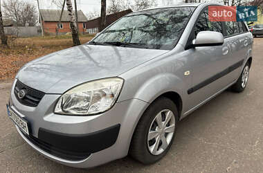 Хетчбек Kia Rio 2006 в Охтирці