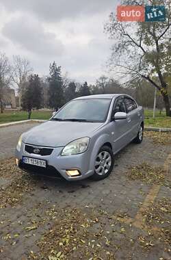 Седан Kia Rio 2010 в Измаиле