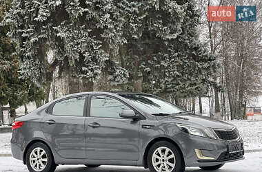 Седан Kia Rio 2012 в Ровно