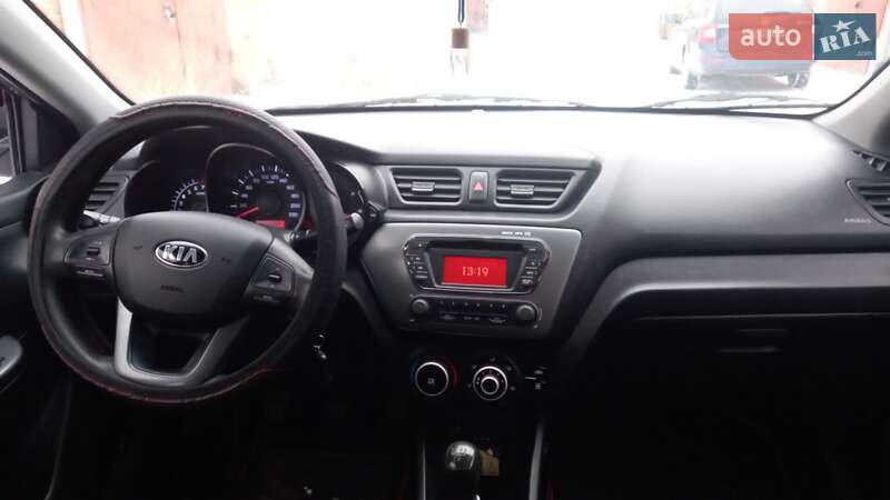 Седан Kia Rio 2013 в Сумах