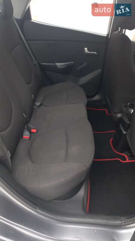 Седан Kia Rio 2013 в Сумах