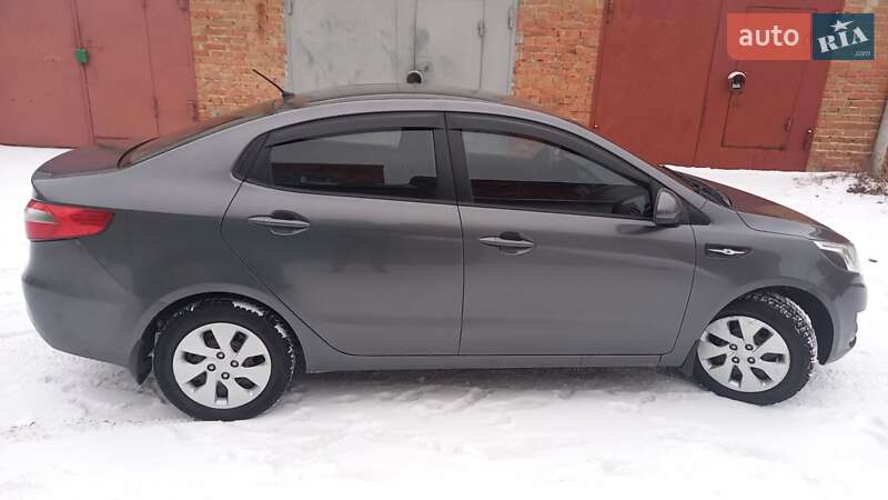 Седан Kia Rio 2013 в Сумах