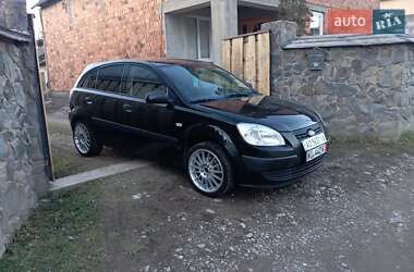 Хэтчбек Kia Rio 2009 в 