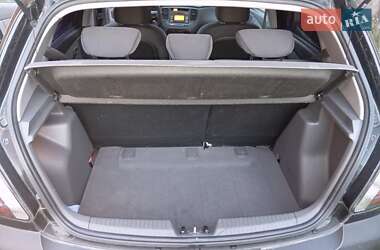 Хэтчбек Kia Rio 2009 в 