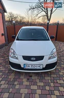 Седан Kia Rio 2009 в Новомиргороді