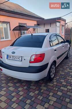 Седан Kia Rio 2009 в Новомиргороді