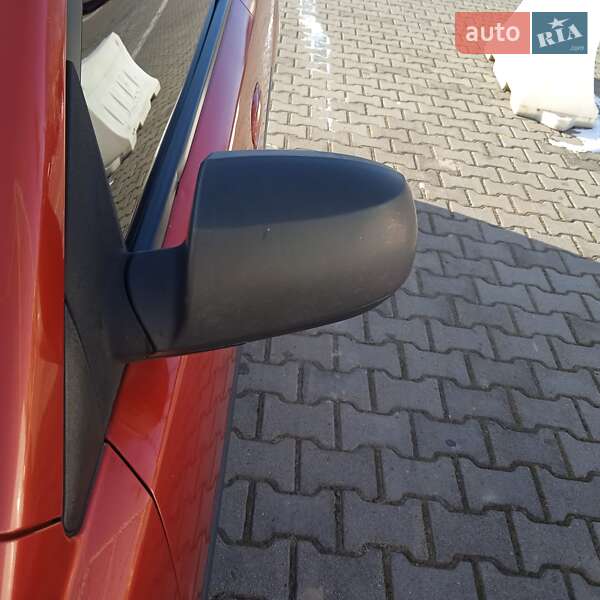 Хэтчбек Kia Rio 2005 в Черновцах