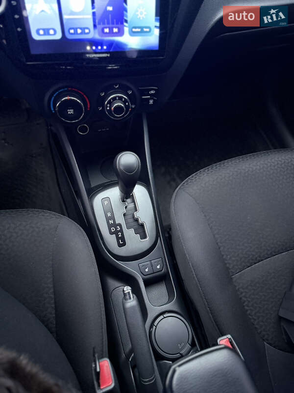 Седан Kia Rio 2012 в Сумах