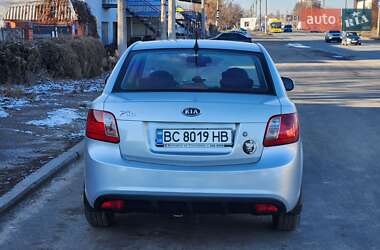 Седан Kia Rio 2010 в Черкасах