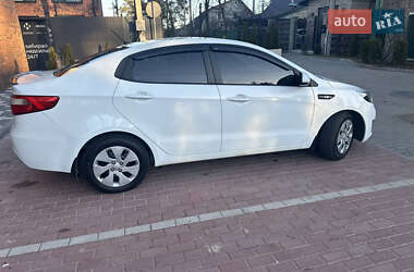 Седан Kia Rio 2013 в Ирпене