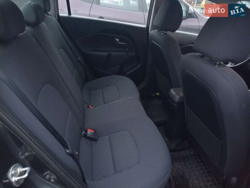 Седан Kia Rio 2016 в Ирпене