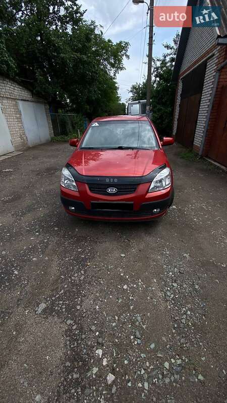 Хэтчбек Kia Rio 2008 в 