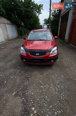 Хэтчбек Kia Rio 2008 в 